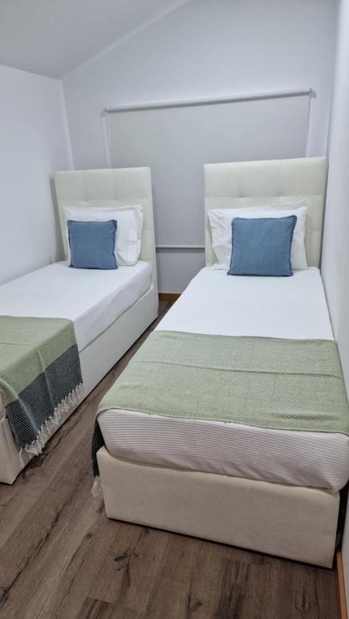 A.L. Katekero Hostel Costa Nova Bagian luar foto